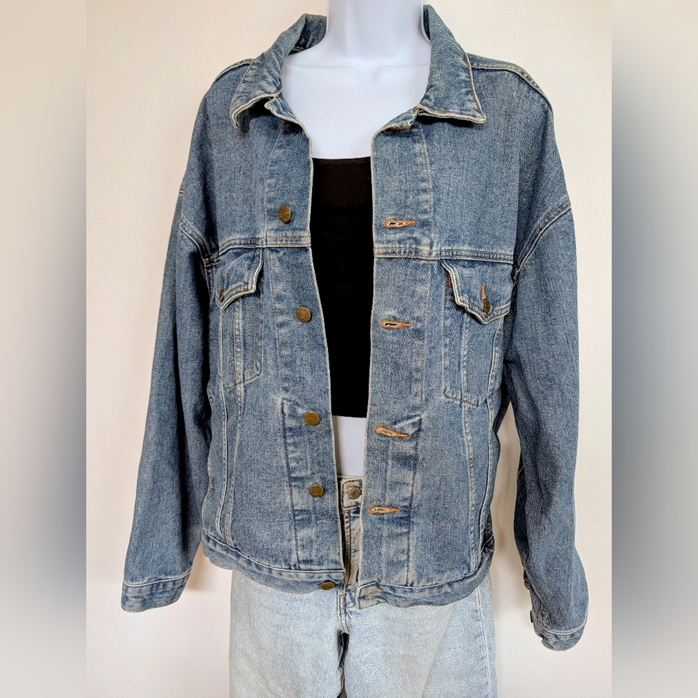 Oversized Blue Denim Jacket - Classic Casual - Picture 6 of 9